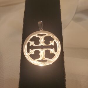 DOUBLE "T" DESIGN CHARM W/ BALE NEW